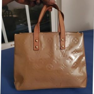 LOUIS VUITTON Vernis Reade PM Beige